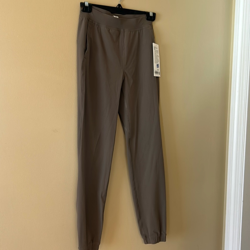 NWT lululemon Adapted State HR Jogger, Size 2